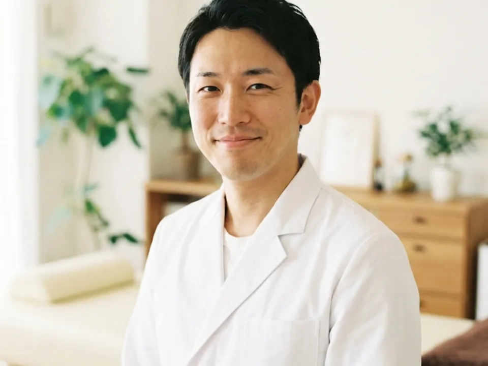 自習席と個別指導ブースを備えた進学塾アカデミアの教室